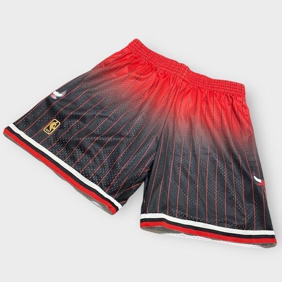 Mitchell & Ness Chicago Bulls 1995 Fadeaway Swingman Shorts Mens size XL New - Picture 2 of 9